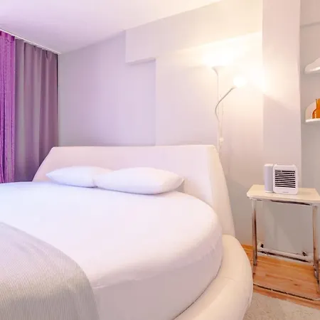 Apartment Colorful And Flat With Balcony In Kadikoy *