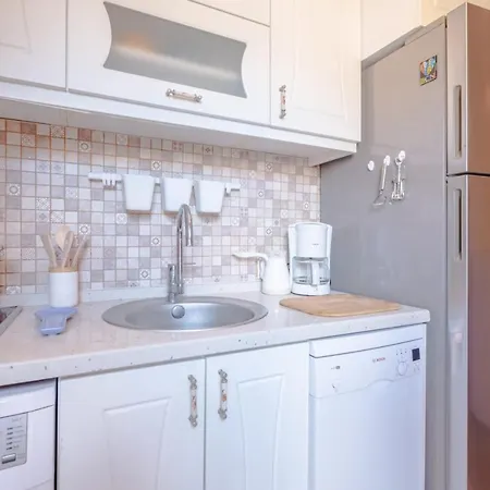 Colorful And Flat With Balcony In Kadikoy Apartment Istanbul