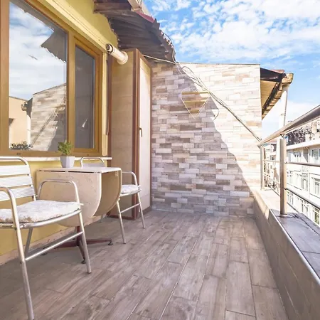 Apartment Colorful And Flat With Balcony In Kadikoy Istanbul
