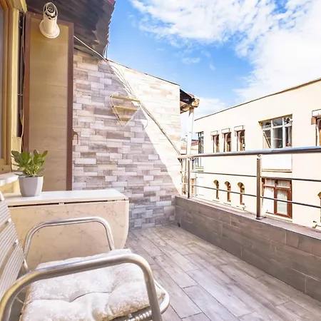 Apartment Colorful And Flat With Balcony In Kadikoy *